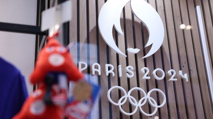 Deux enquêtes visent notamment le Comité d'organisation des Jeux olympiques. (THOMAS SAMSON / AFP)