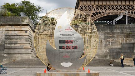 L'horloge officielle du compte à rebours des Jeux olympiques, à Paris, le 29 août 2023. (LAURE BOYER / HANS LUCAS / AFP)